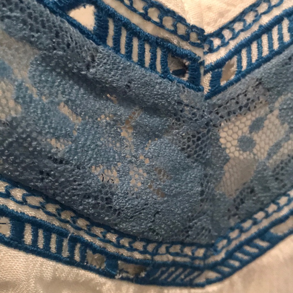 Blouse - Picture 2 of 5